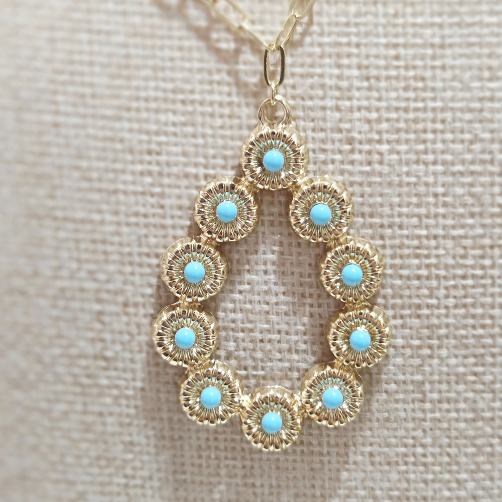 Elegant Gold and Turquoise Pendant Necklace